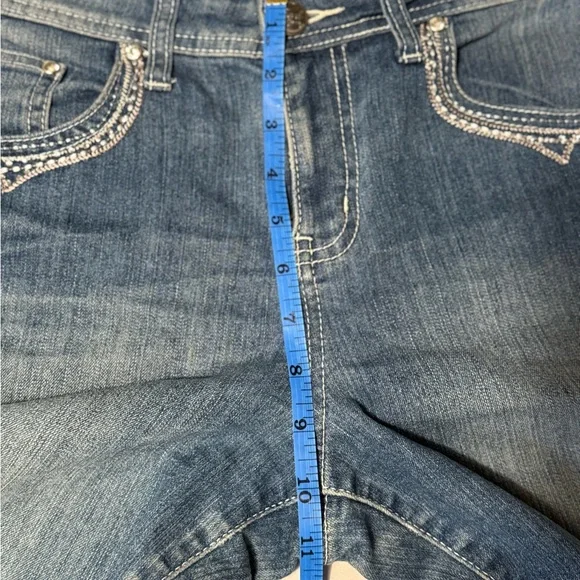 EARL Women’s Denim Jean Capris with Rhinestone Accents - Picture 6 of 9